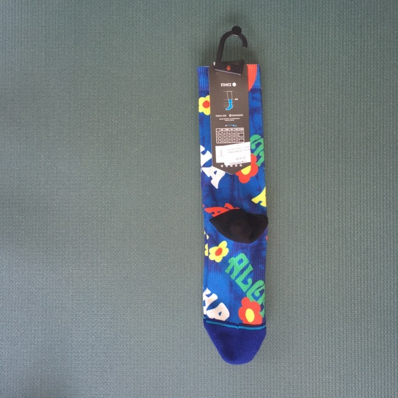NWT Aloha Vibes Socks - Picture 2 of 2